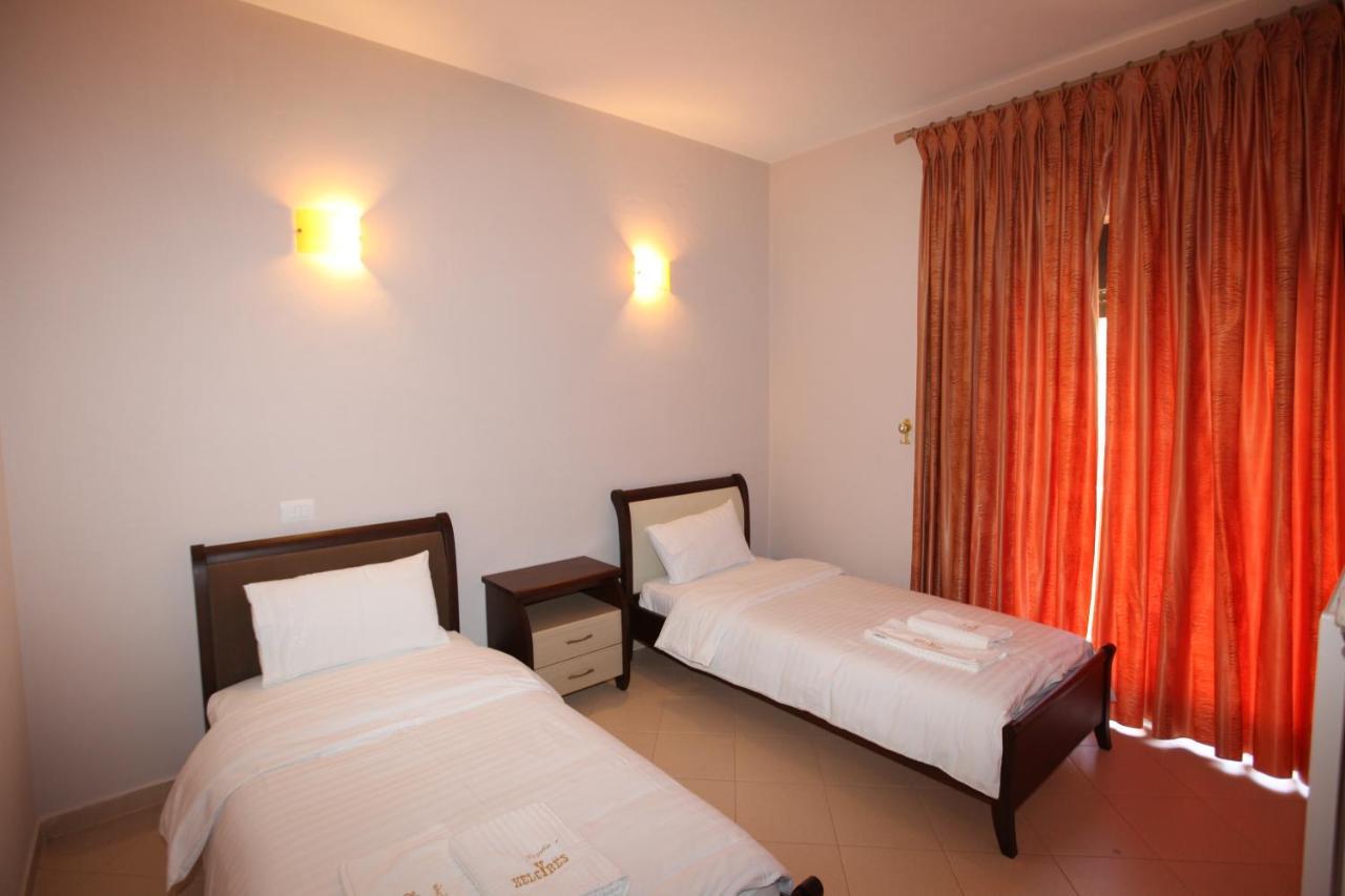 Hotel Gryka E Kelcyres Экстерьер фото