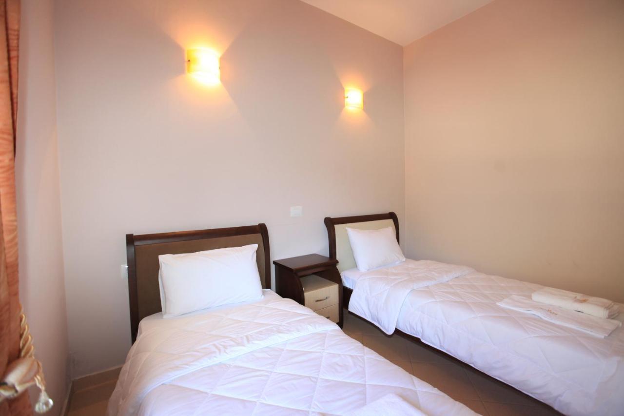 Hotel Gryka E Kelcyres Экстерьер фото