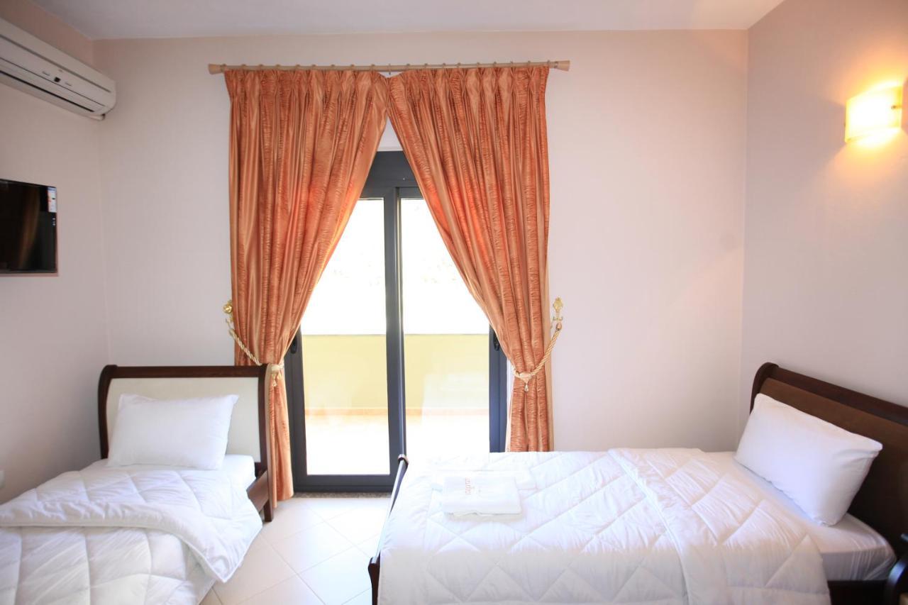 Hotel Gryka E Kelcyres Экстерьер фото
